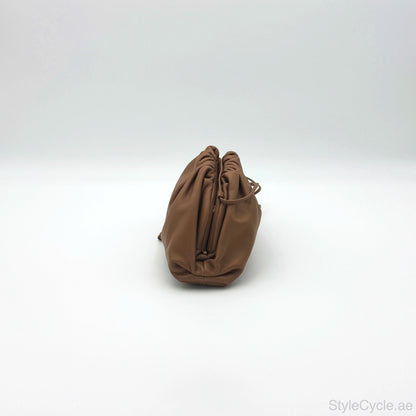 Bottega Veneta The Pouch Small in Brown Leather