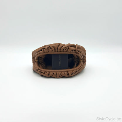 Bottega Veneta The Pouch Small in Brown Leather