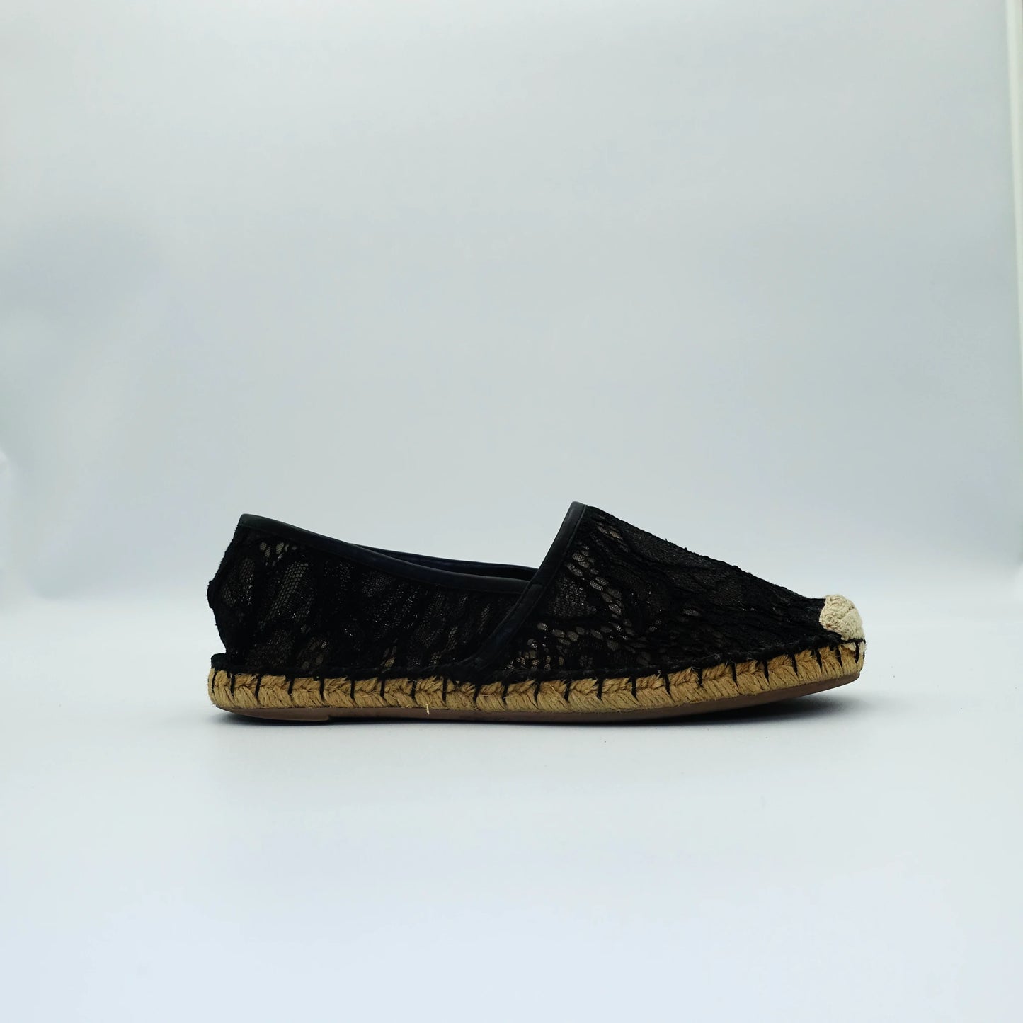 Valentino Garavani Lace Cap-Toe Espadrilles EU36