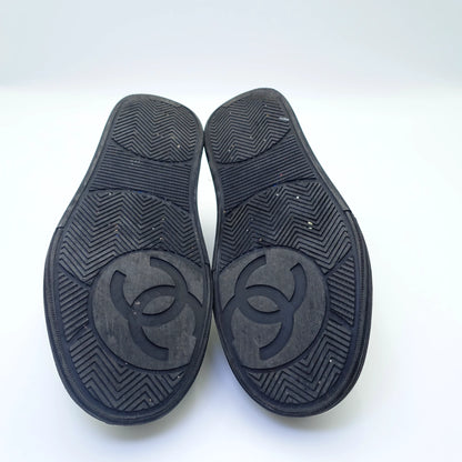 Chanel Black & White Low Top Lace Up Sneakers EU 36
