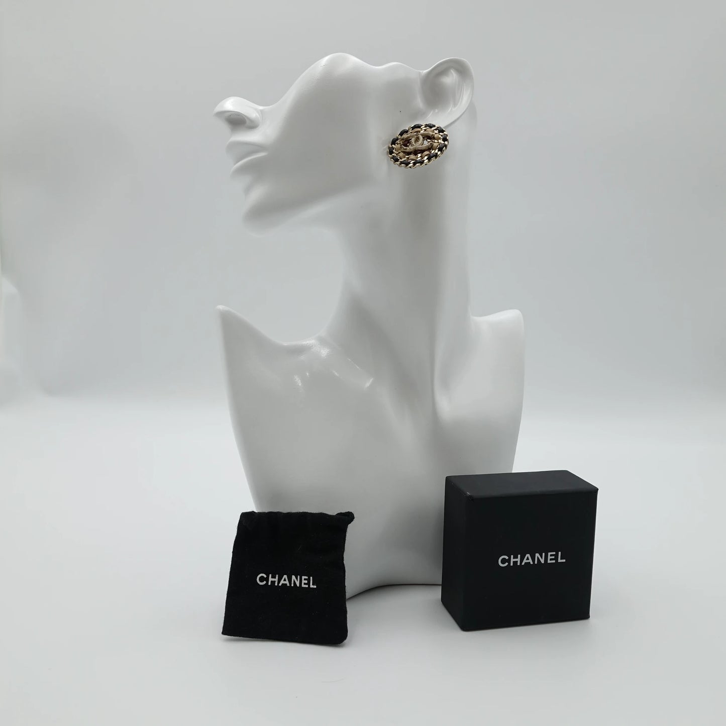 *RARE*Chanel Round CC Chain Link Earrings