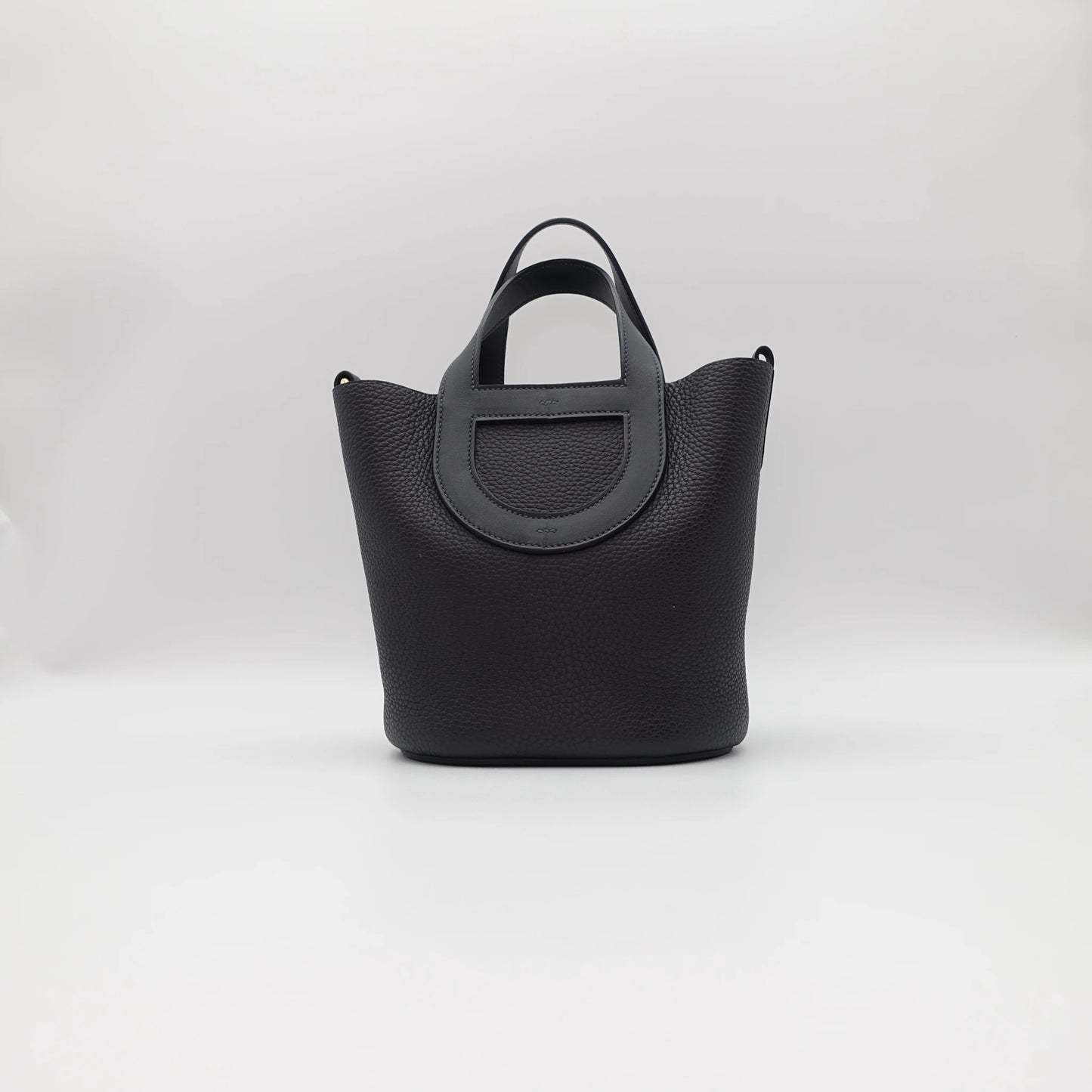 *RARE* Hermès Loop 18 Clémence Leather in Blue Nuit