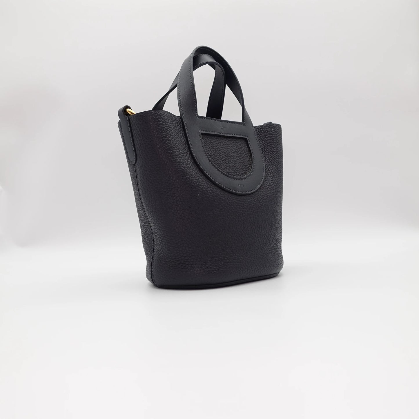 *RARE* Hermès Loop 18 Clémence Leather in Blue Nuit